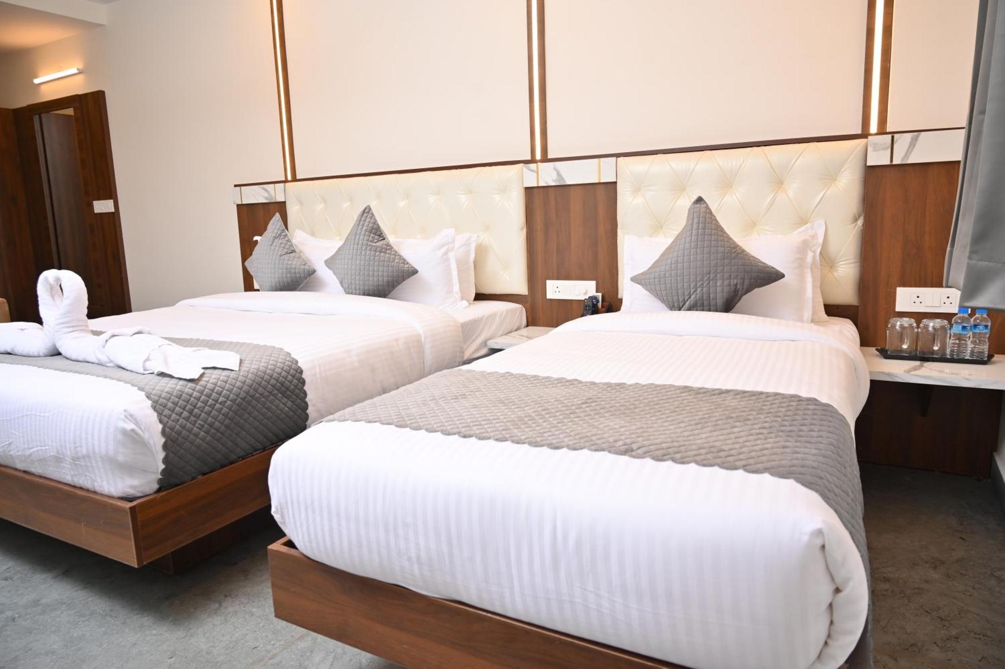 Bhatkal Hotel Shri Devi Comforts Inn מראה חיצוני תמונה