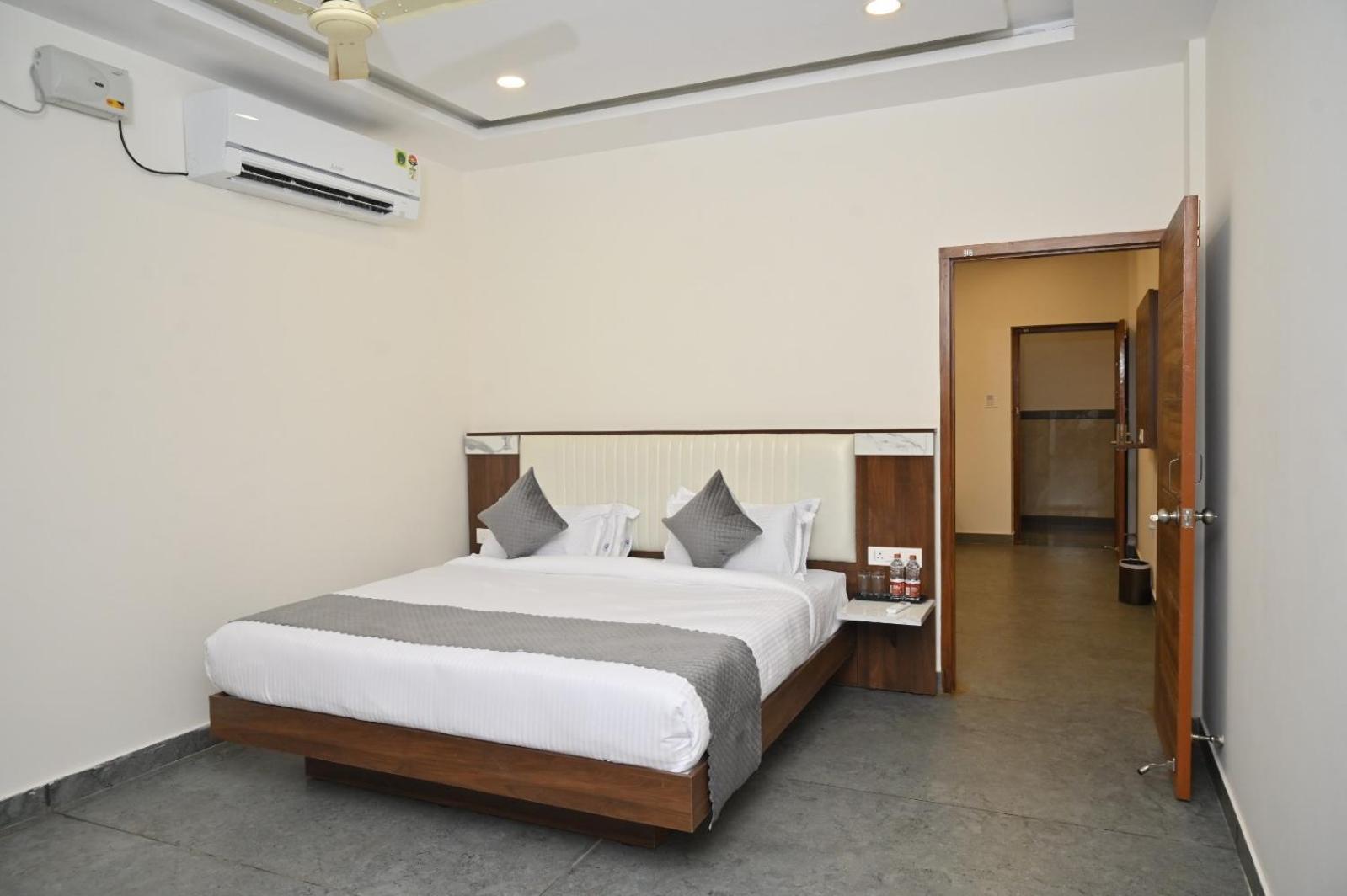 Bhatkal Hotel Shri Devi Comforts Inn מראה חיצוני תמונה