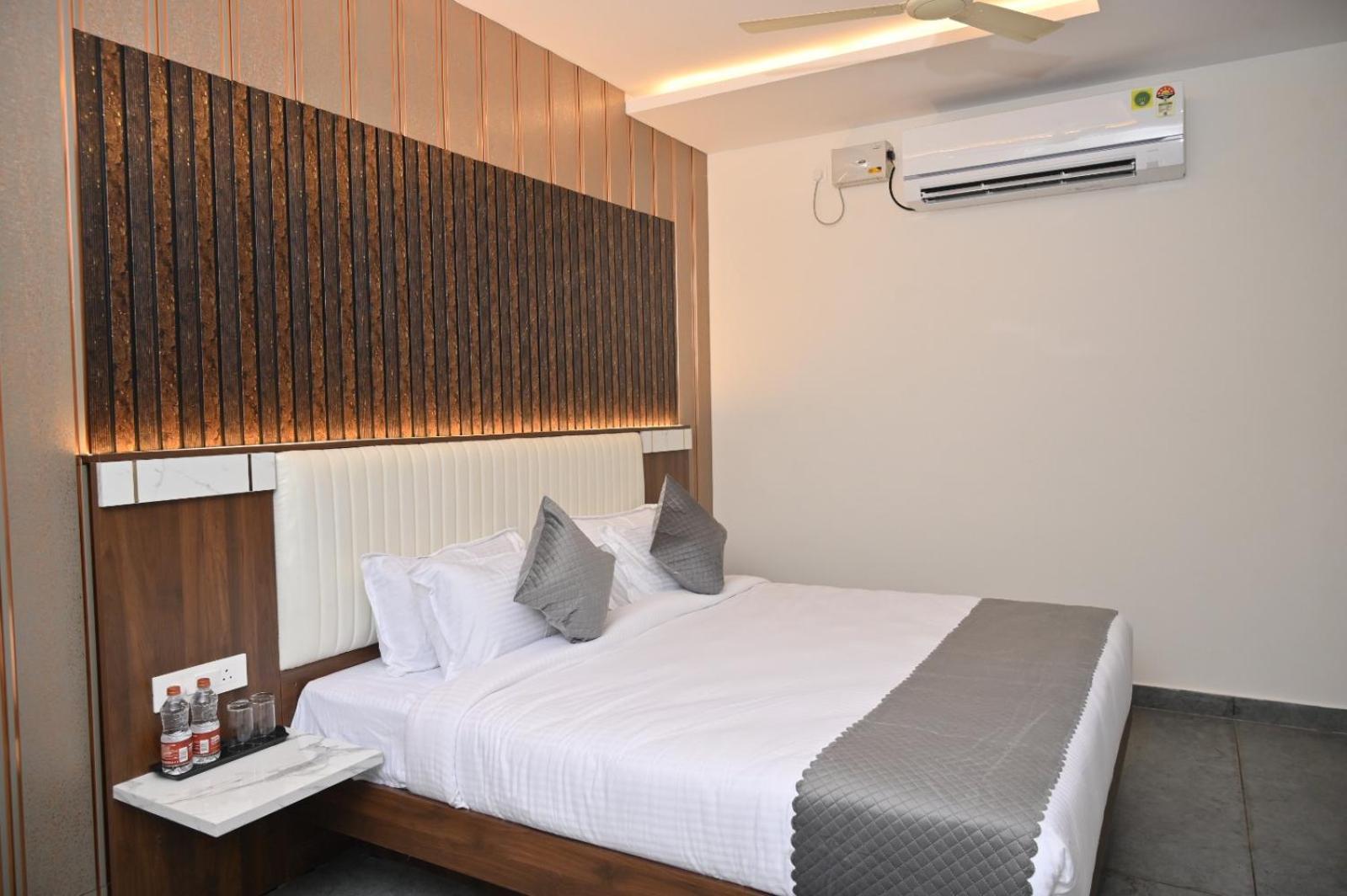 Bhatkal Hotel Shri Devi Comforts Inn מראה חיצוני תמונה